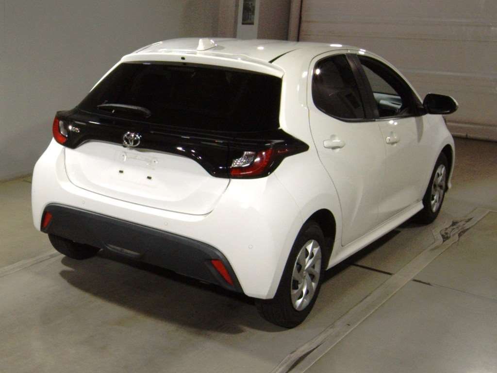 2022 Toyota Yaris X auction photo 2