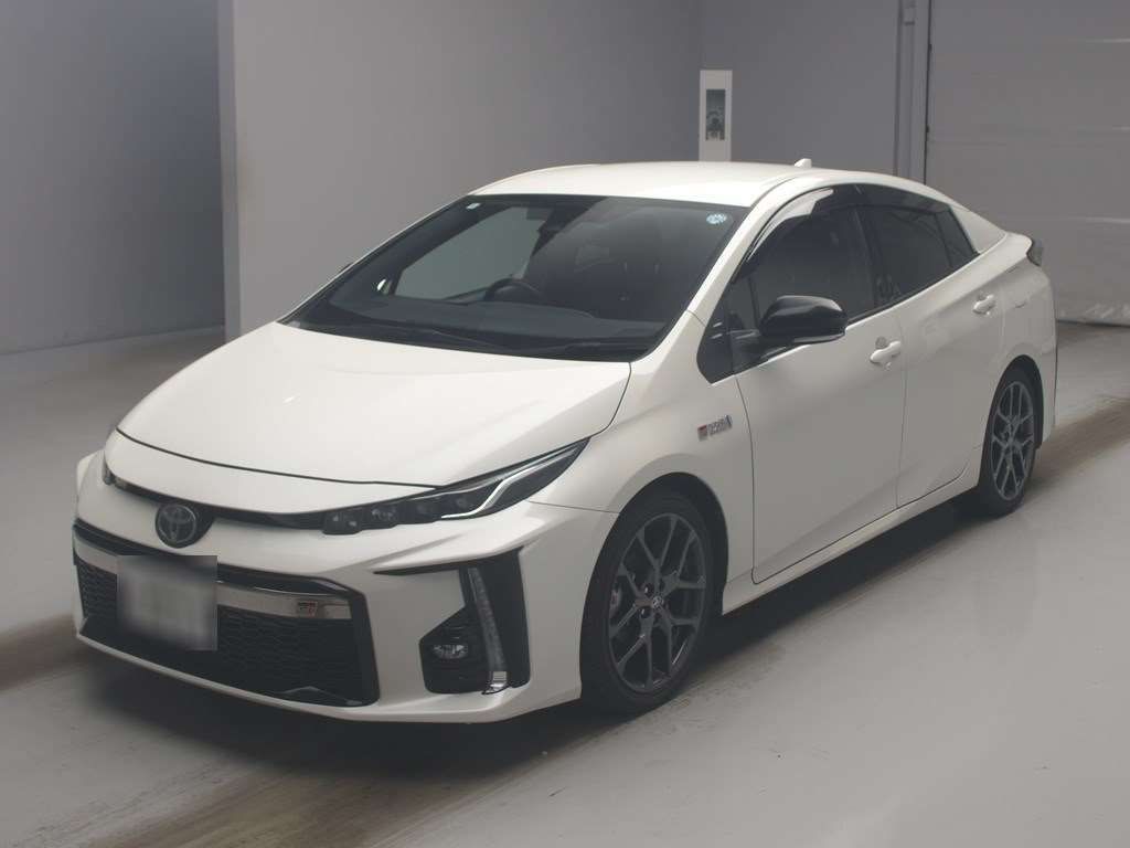 2018 Toyota Prius PHEV Sナビパッケージ・GRスポーツ Japan auction vehicle