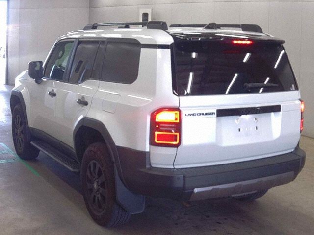 2024 Toyota Land Cruiser 250 ZX First Edition 4WD auction photo 2