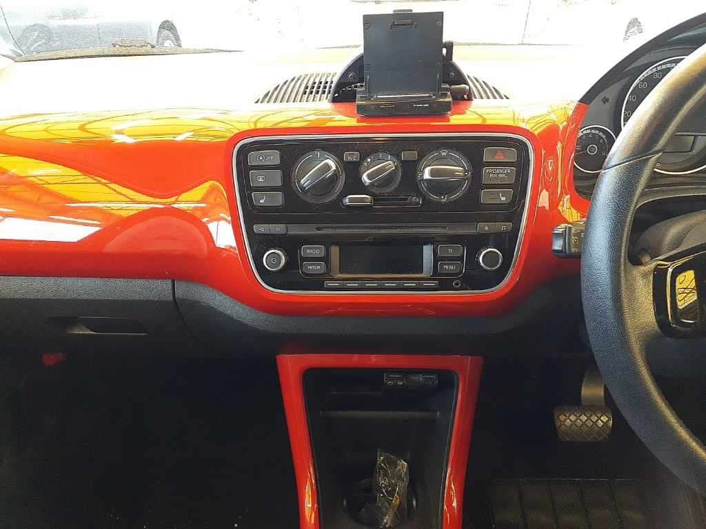 2016 Volkswagen VW アップ! auction photo 11
