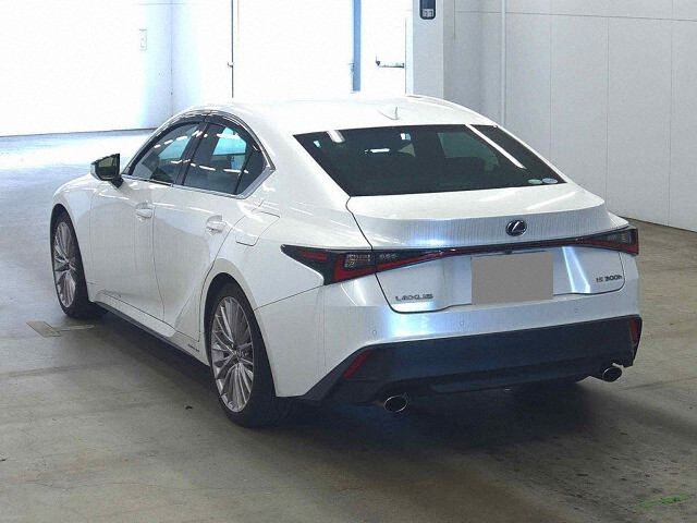 2021 Lexus IS IS300H VER-L auction photo 2