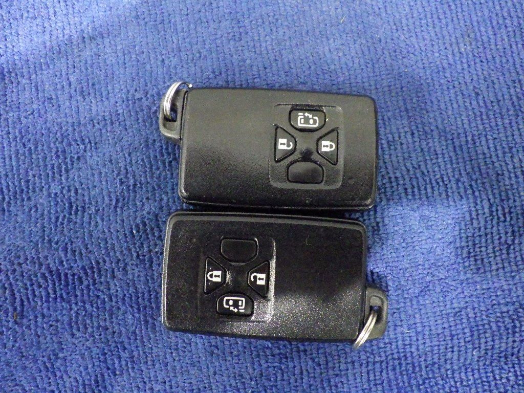 2010 Toyota Isis プラタナ auction photo 12