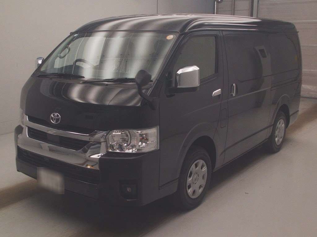 2025 Toyota Hiace GL 4WD Japan auction vehicle