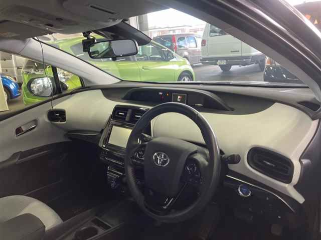 2021 Toyota Prius S auction photo 3