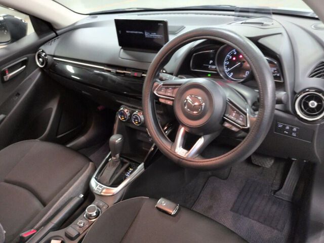 2024 Mazda 2 15 BD 4WD auction photo 3