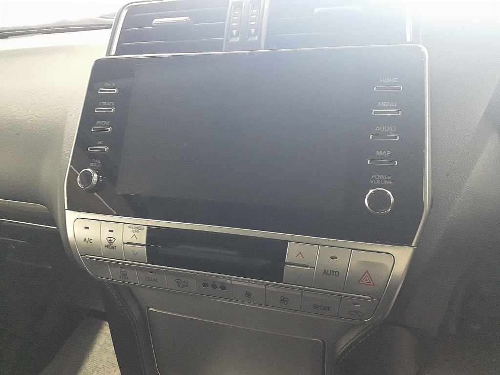 2023 Toyota Land Cruiser Prado TXL Package Matte Bra 4WD auction photo 12