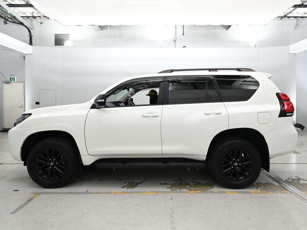 2023 Toyota Land Cruiser Prado TXL Package Matte Bra 4WD auction photo 4