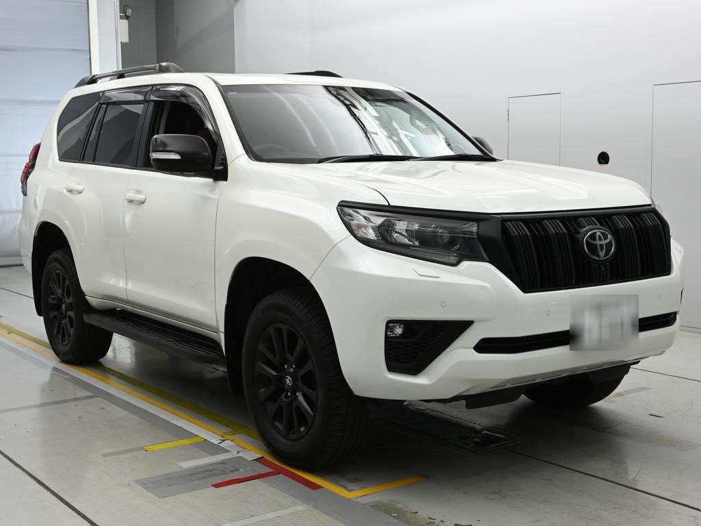 2023 Toyota Land Cruiser Prado TXL Package Matte Bra 4WD auction photo 5