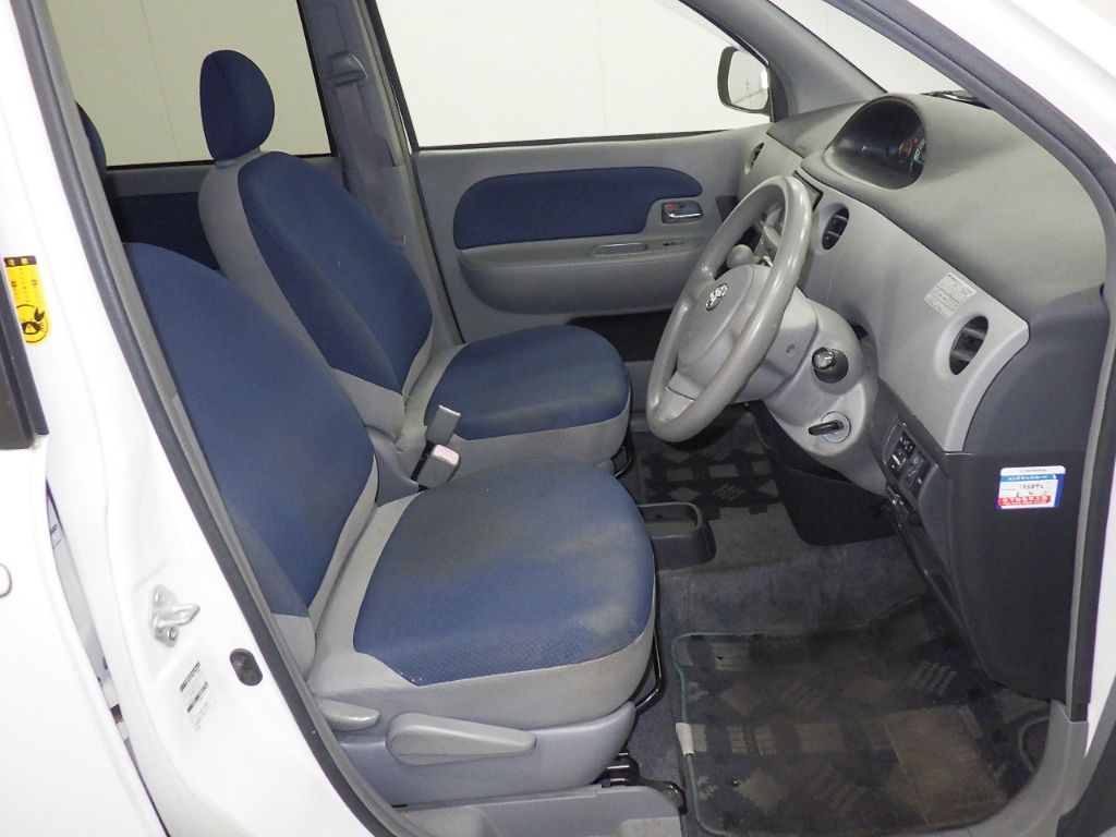 2005 Toyota Sienta X auction photo 6