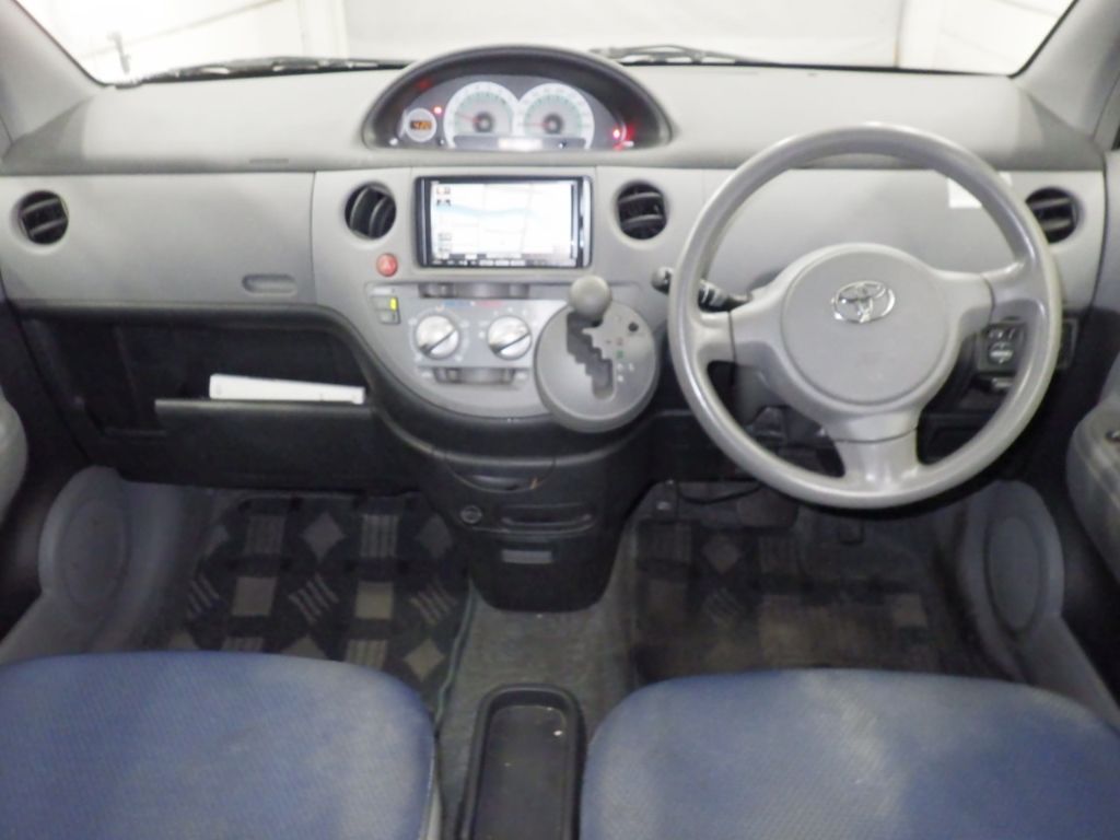 2005 Toyota Sienta X auction photo 3