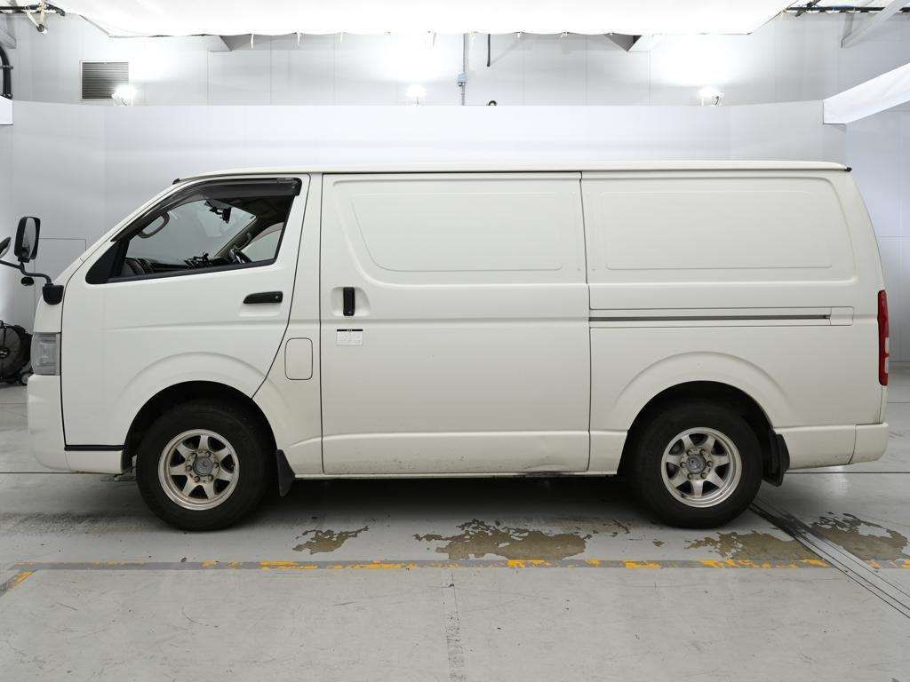 2009 Toyota Hiace auction photo 4