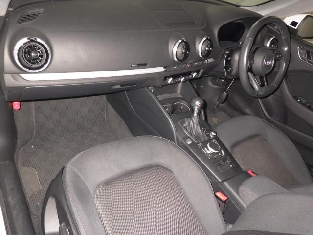 2020 Audi A3 セダン30TFSI auction photo 2