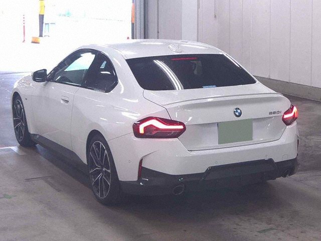 2022 BMW 2 Series 220IクーペMスポ auction photo 2