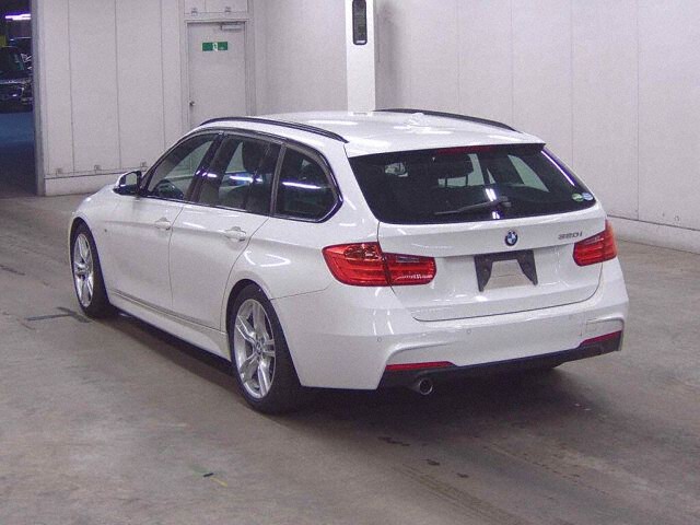 2013 BMW 3 Series 320IツリングMスポ auction photo 2