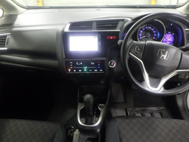 2016 Honda Fit 13G-F Package auction photo 3