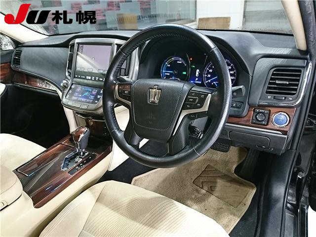 2015 Toyota Crown ハイブリッドロイヤルサルーンFour auction photo 3