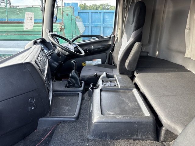 2017 Hino Profia dump auction photo 5