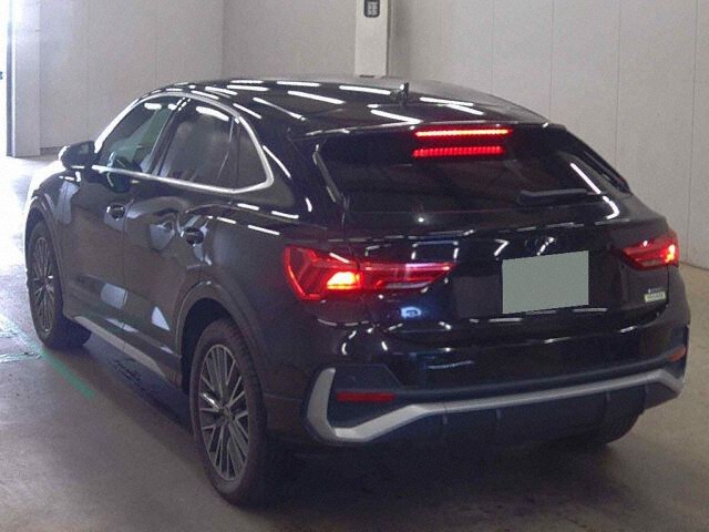 2021 Audi Q3 Sportback 35TDI Q-Tronic S-Line 4WD auction photo 2