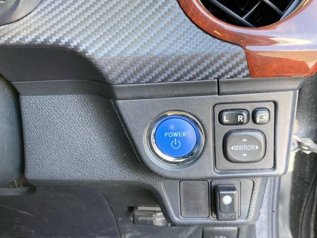 2015 Toyota Corolla Fielder Hybrid G auction photo 5