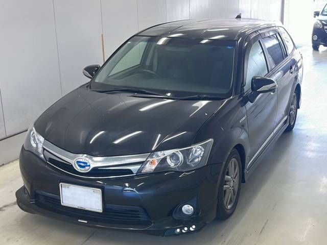 2015 Toyota Corolla Fielder Hybrid G Japan auction vehicle