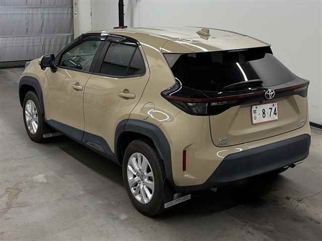2023 Toyota Yaris Cross G 4WD auction photo 2