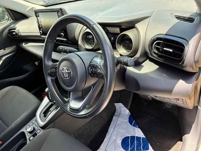2023 Toyota Yaris Cross G 4WD auction photo 3