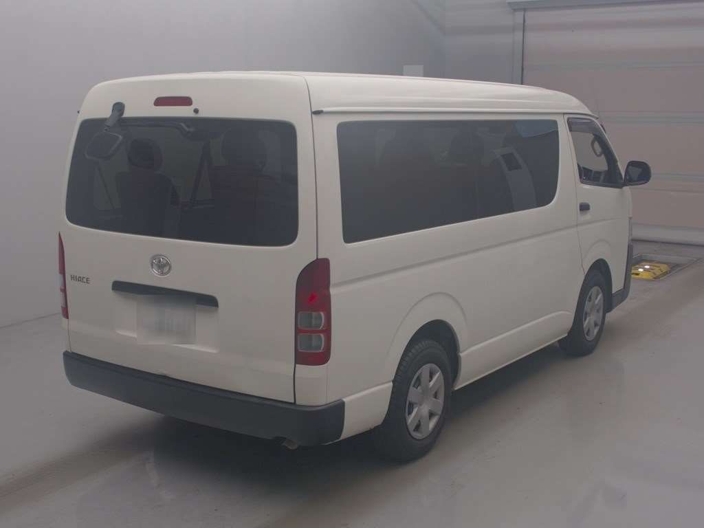 2020 Toyota Hiace DX auction photo 2