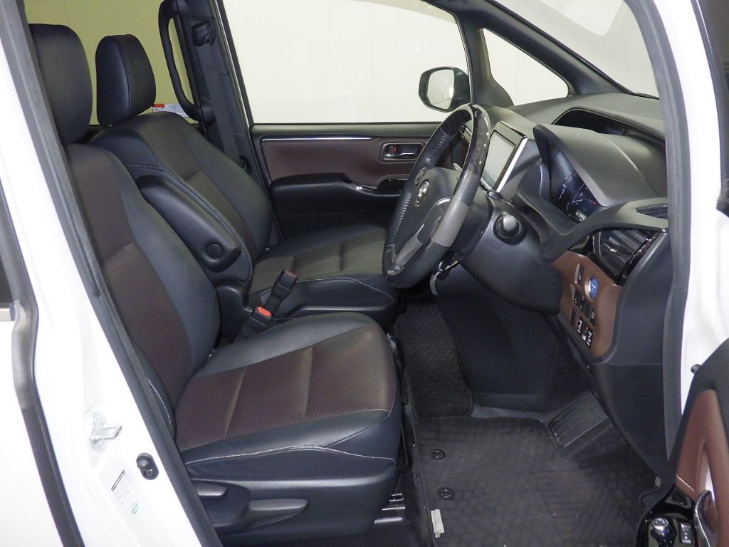 2017 Toyota Esquire ハイブリッドGi auction photo 6
