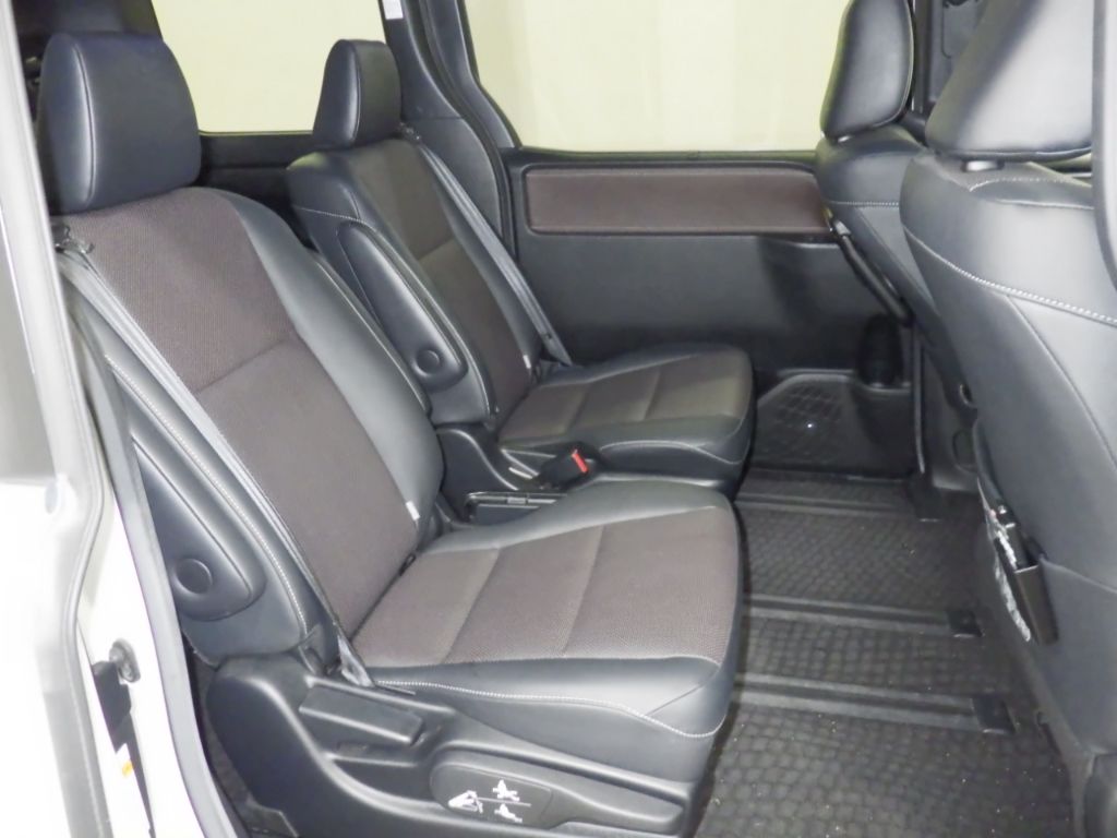 2017 Toyota Esquire ハイブリッドGi auction photo 7