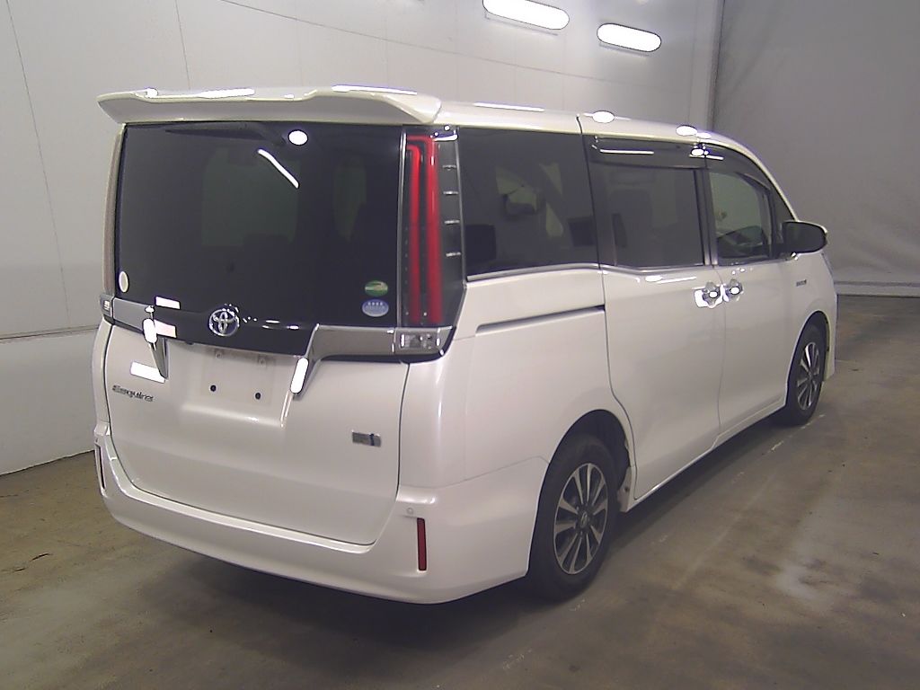 2017 Toyota Esquire ハイブリッドGi auction photo 2