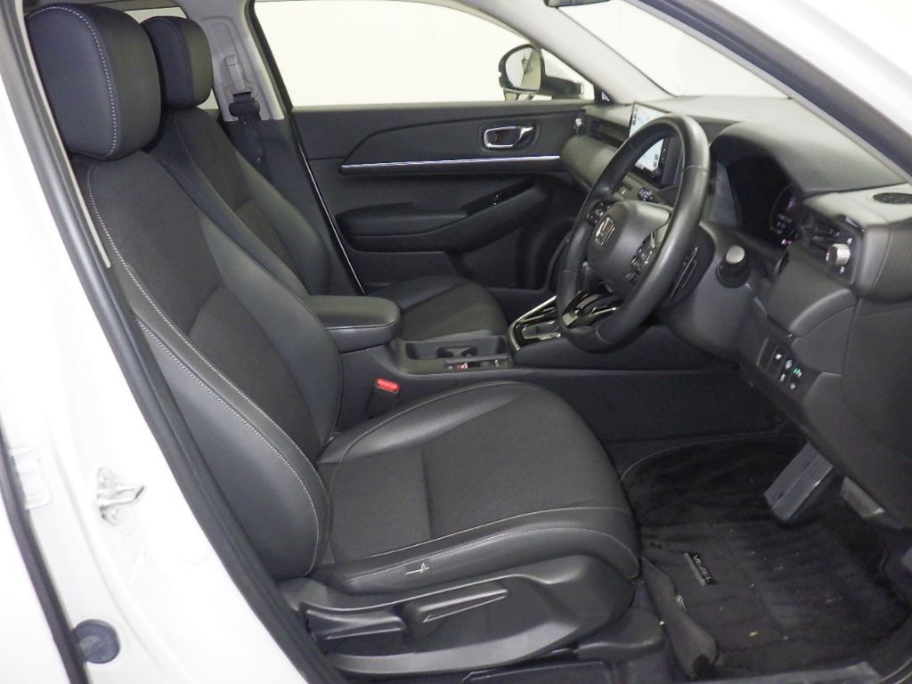 2021 Honda Vezel e:HEV Z auction photo 6