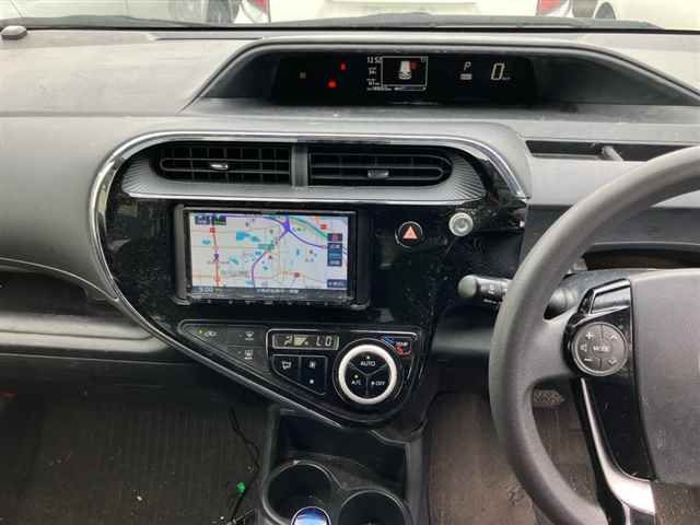 2019 Toyota Aqua S auction photo 6