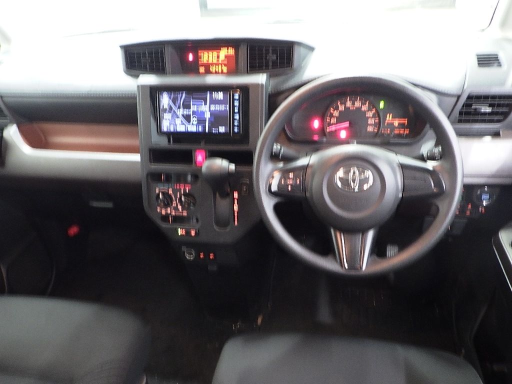 2020 Toyota Roomy X S auction photo 3