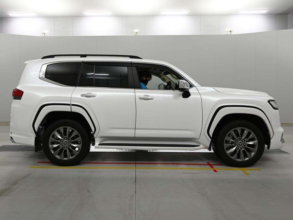 2024 Toyota Land Cruiser ZX 4WD auction photo 3