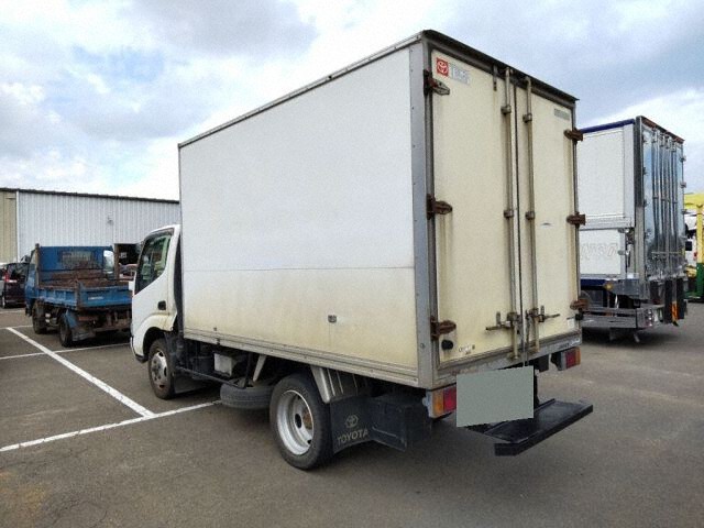 2000 Toyota Dyna パネルバン 4WD auction photo 2