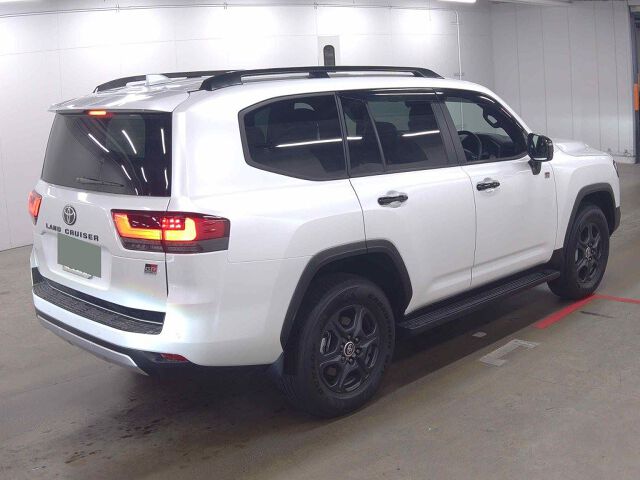 2025 Toyota Land Cruiser GR Sport 4WD auction photo 5