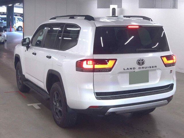2025 Toyota Land Cruiser GR Sport 4WD auction photo 2