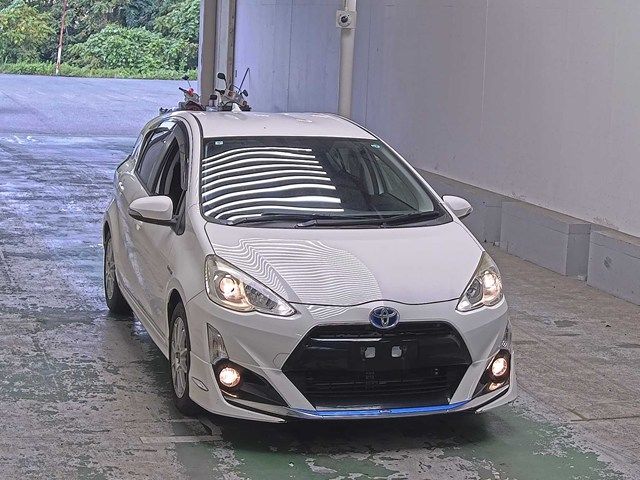 2015 Toyota Aqua G Japan auction vehicle
