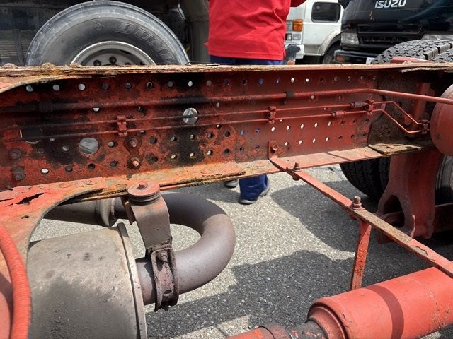 2012 Isuzu Forward chassis auction photo 16