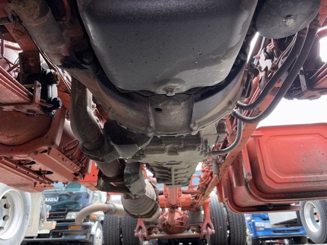 2012 Isuzu Forward chassis auction photo 9