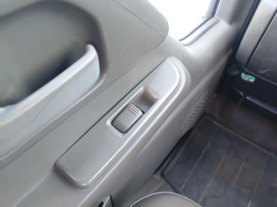 1996 Isuzu Elf auction photo 13