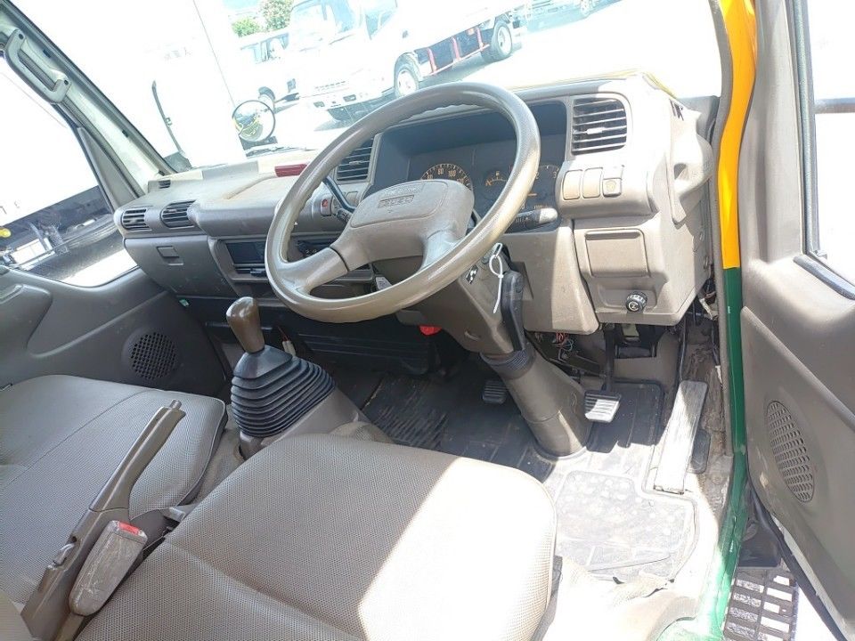 1996 Isuzu Elf auction photo 3
