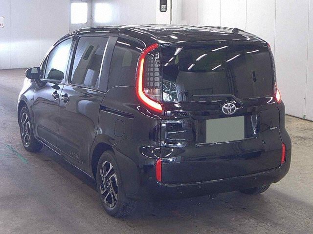 2026 Toyota Sienta ハイブリッドZ auction photo 2