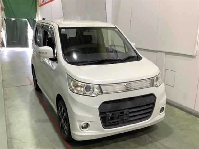 2013 Suzuki ワゴンR スティングレー 4WD T Japan auction vehicle