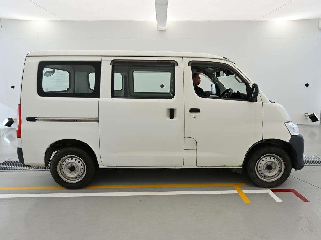2021 Toyota TownAce Van DX auction photo 3
