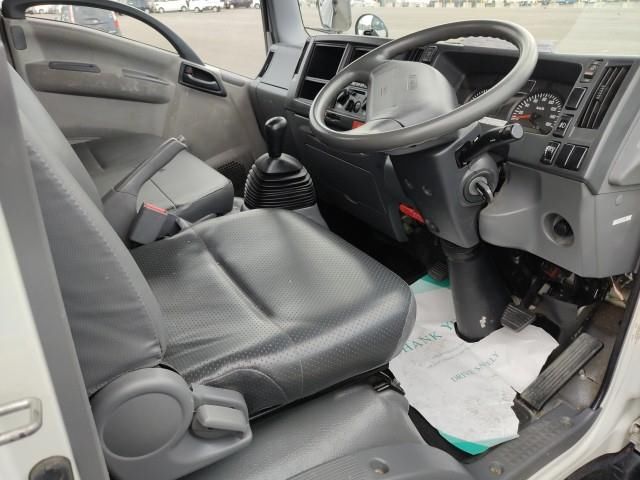 2013 Isuzu Elf Unic 3-dan with remote control auction photo 3