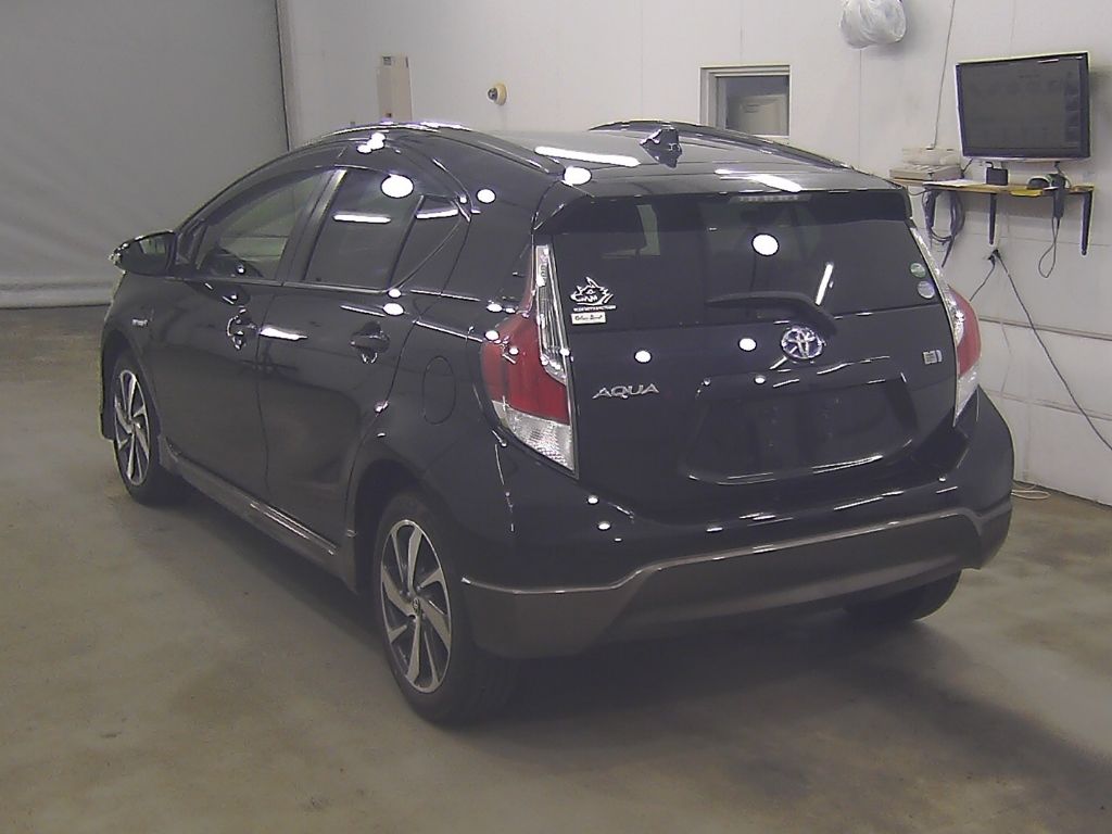 2015 Toyota Aqua Xアーバン auction photo 5