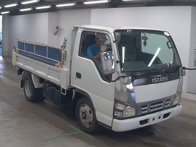 Japan Auction Vehicles 8 2006 Isuzu Elf ダンプ auction photo