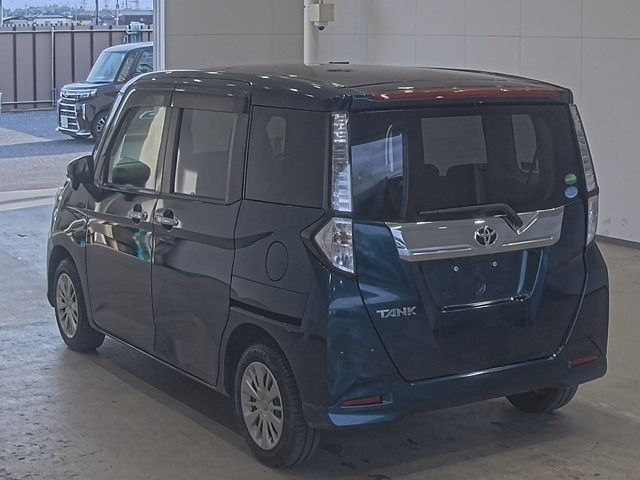 2020 Toyota Tank G Cozy Edition auction photo 2