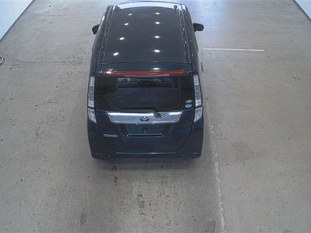 2020 Toyota Tank G Cozy Edition auction photo 3